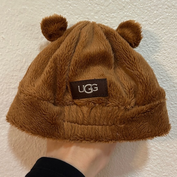 UGG Brown Bear and Carter’s Striped Knit Hat Set - Picture 8 of 11